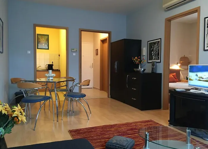 Romai Apartmanhaz Апартаменты Хевиз